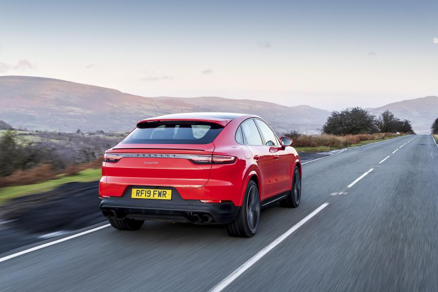  Porsche Cayenne Coupe 2019 года  (UK) (фото 27 из 40)